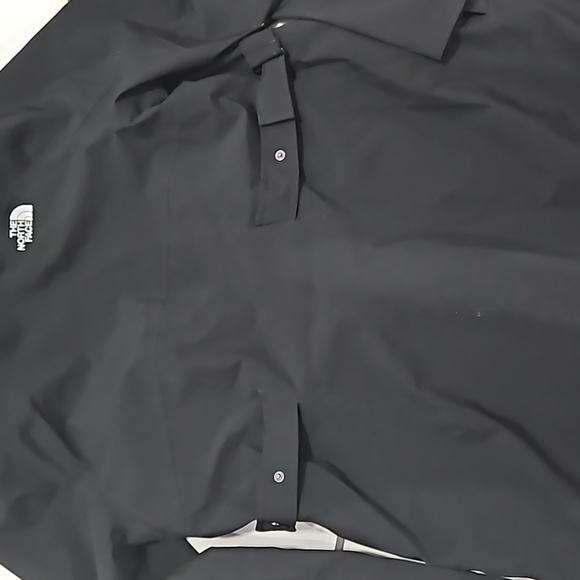 The Northface Hooded, Medium, Black Dryvent lightweight jacket. - Picture 14 of 16